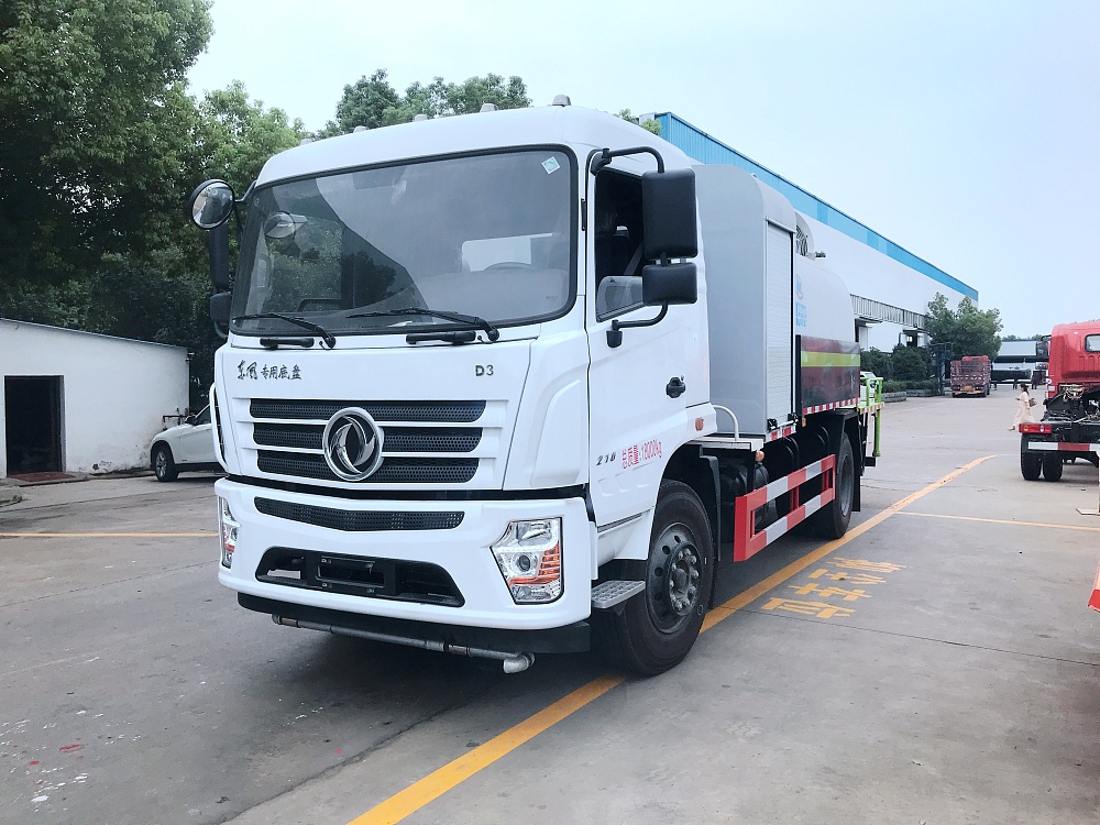 國六東風專底10立方抑塵噴霧車