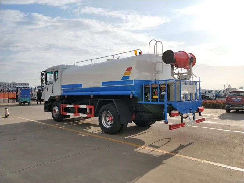 國六東風(fēng)D9 15方噴霧車