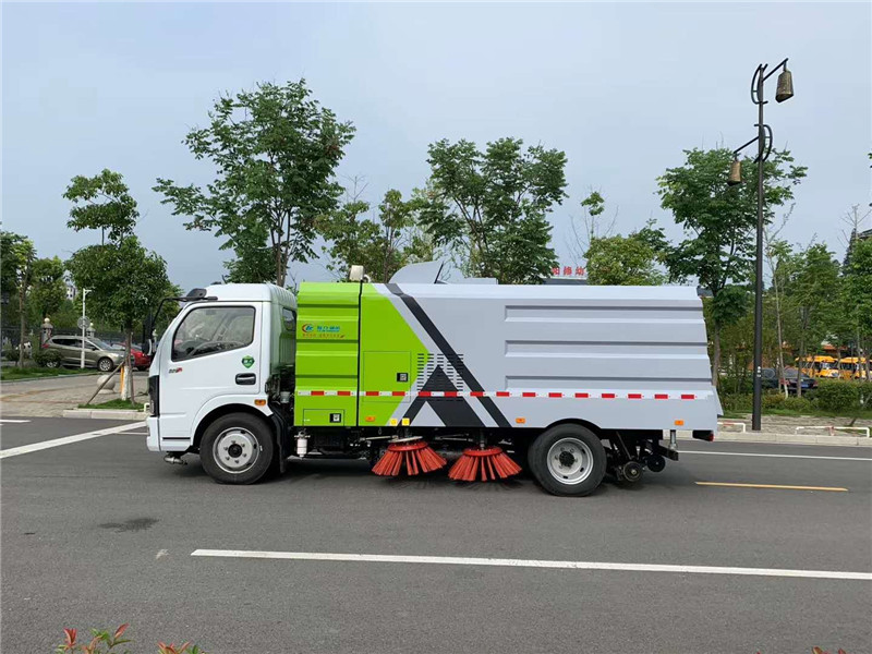 國六東風多利卡D7 掃路車