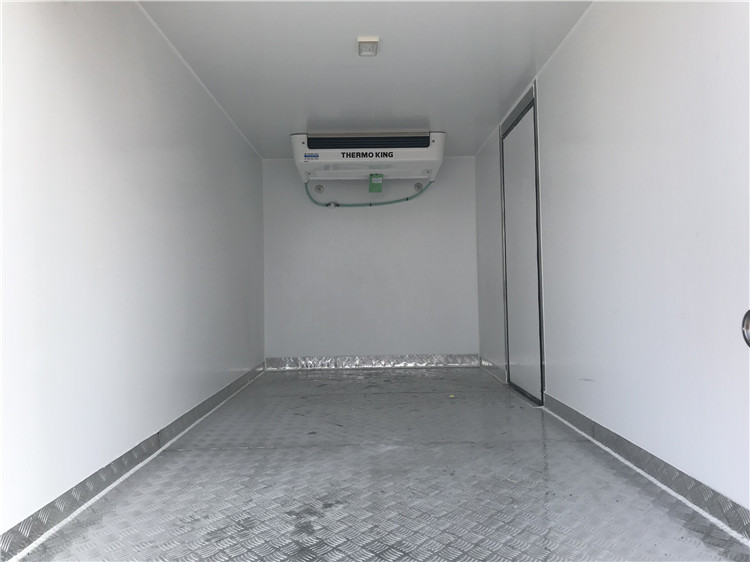 國六 福田祥菱M(3.7米冷藏車)